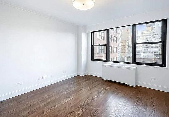 4th image of 224 E 32nd St #6