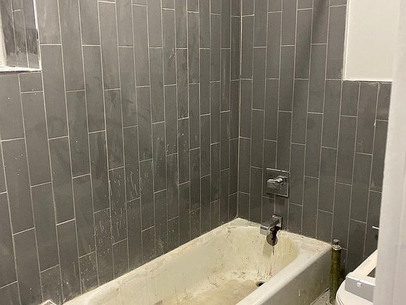 3rd image of 1834 Caton Ave APT 1N