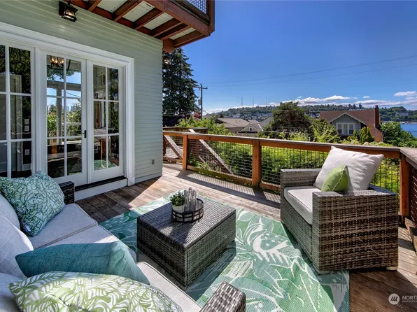 2374 Yale Avenue E, Seattle, WA 98102