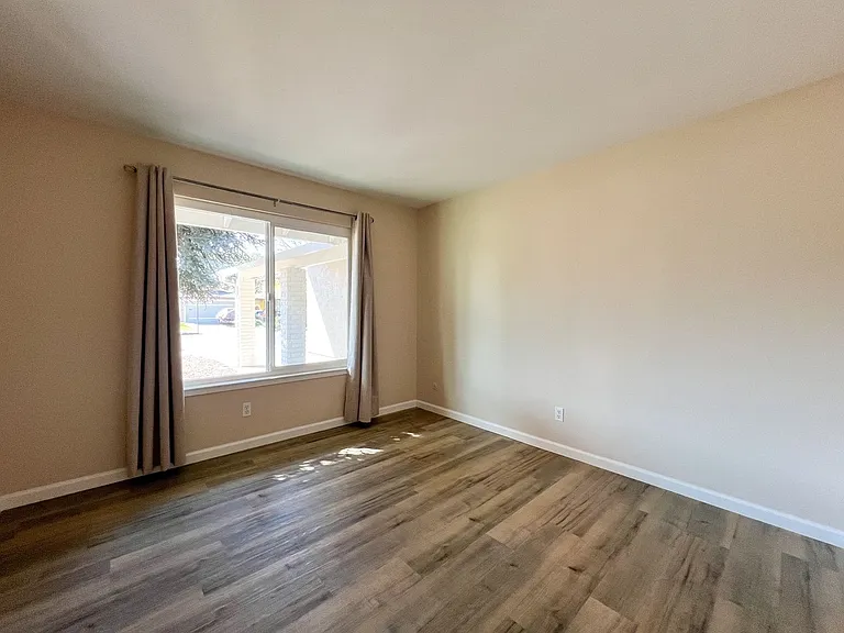 4412 Moffitt Dr — Photo 16