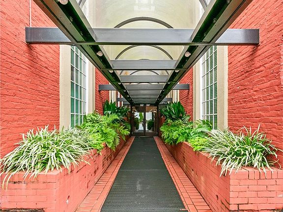 3rd image of 2840 Peachtree Rd NW APT 312