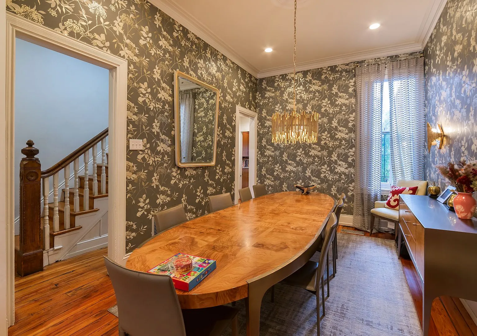 5 Bedroom Townhouse in Spruce Hill — Photo 3