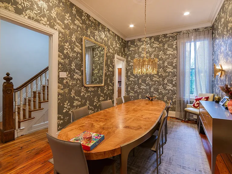 206 S 43rd St — Photo 3