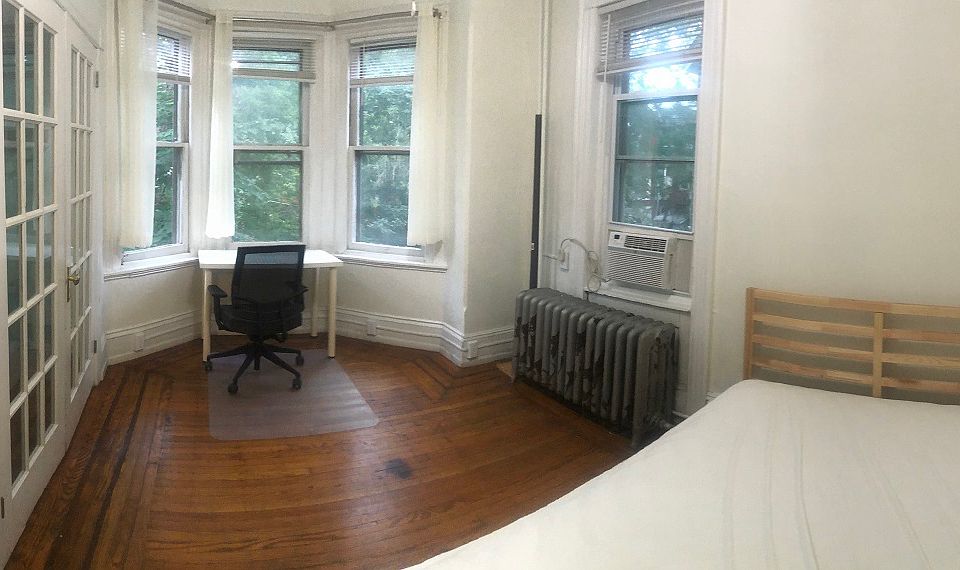 1st image of 407 S 43rd St APT 1