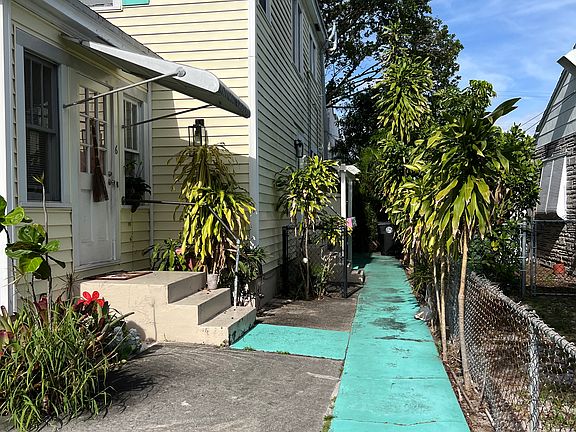 2nd image of 329 N K St #5