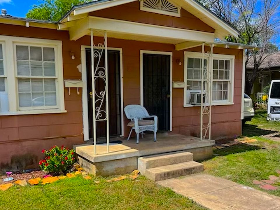 1st image of 403 Hermitage Ct