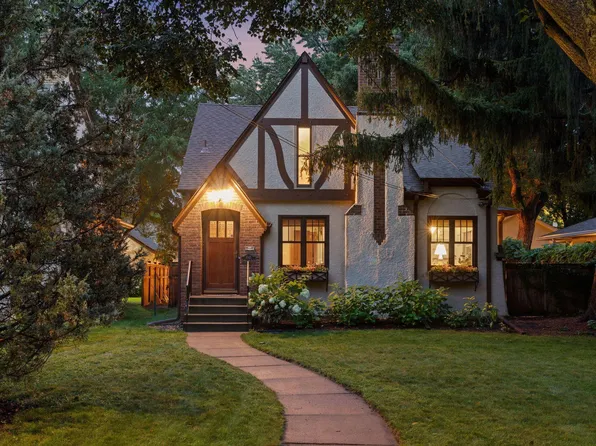 1045 Thomas Ave S, Minneapolis, MN 55405