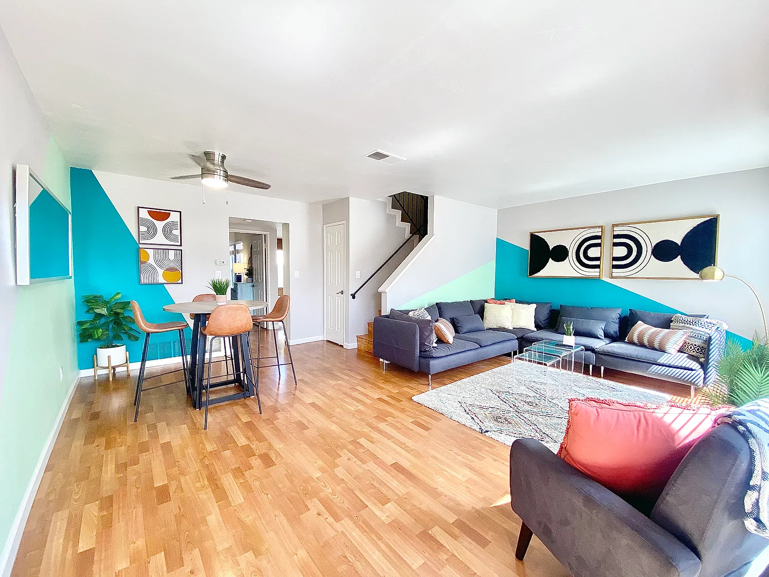 3 bed, 2.5 bath, 1255 sqft, $5,900 — Photo 1