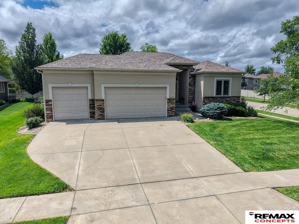 6205 Thompson Creek Blvd, Lincoln, NE 68516