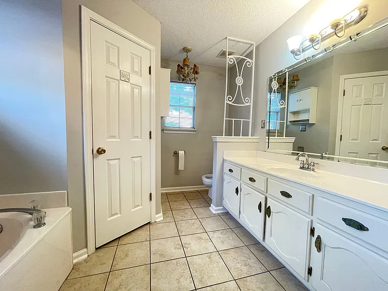 5884 Alexandria Ln — Photo 6