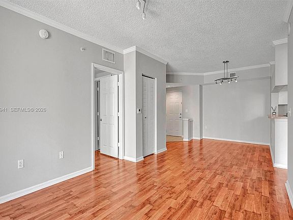 4th image of 17150 N Bay Rd APT 2802