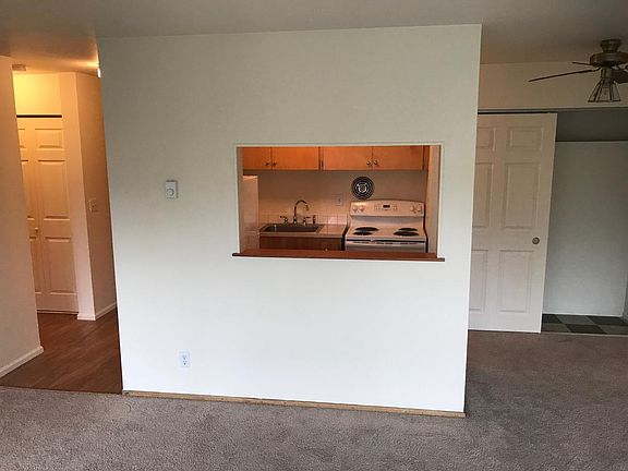 3rd image of 433 Belmont Ave E APT 106