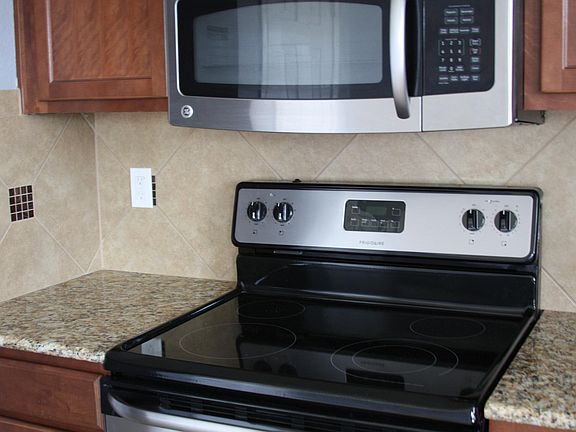 4th image of 6712 Serena Ln
