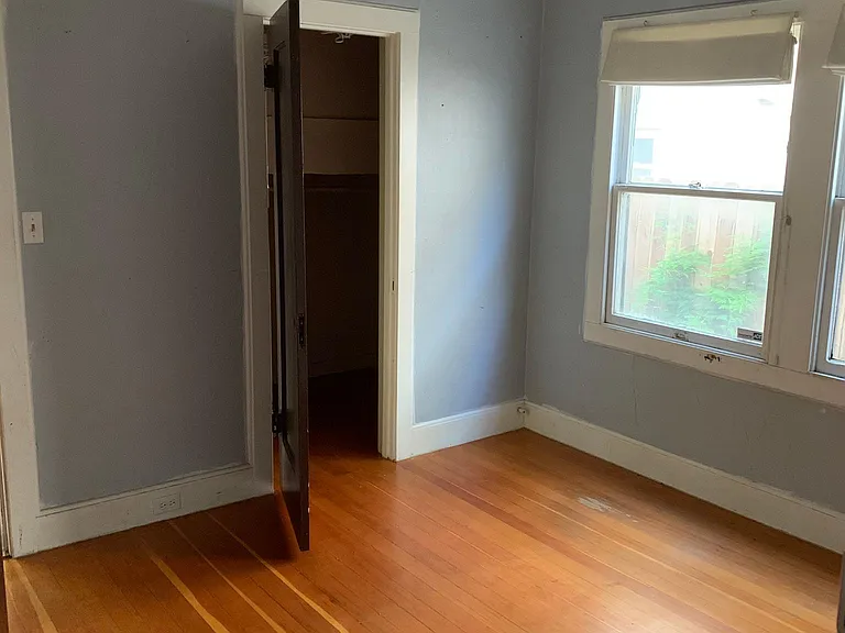 2314 E St — Photo 9