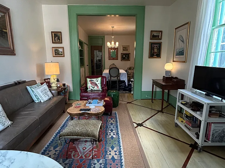 817 Piety St — Photo 5