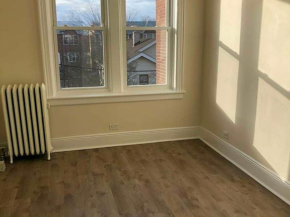 3rd image of 8648 16th Ave