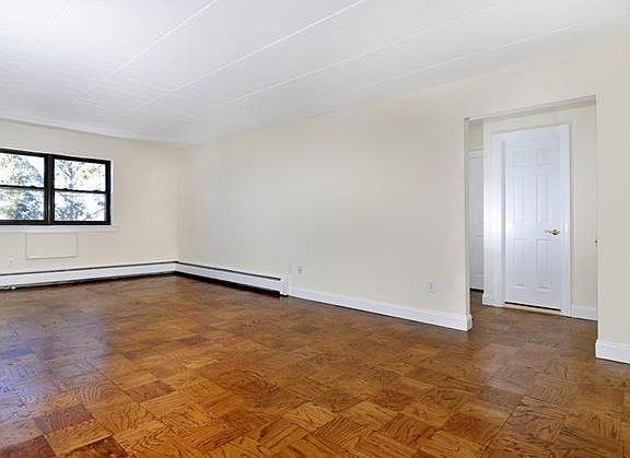 3rd image of 505 White Plains Rd APT 1E
