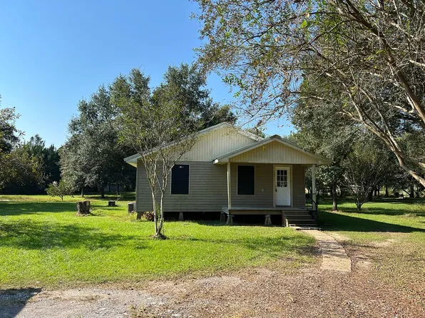 3901 Captain Cade Rd, Youngsville, LA 70592