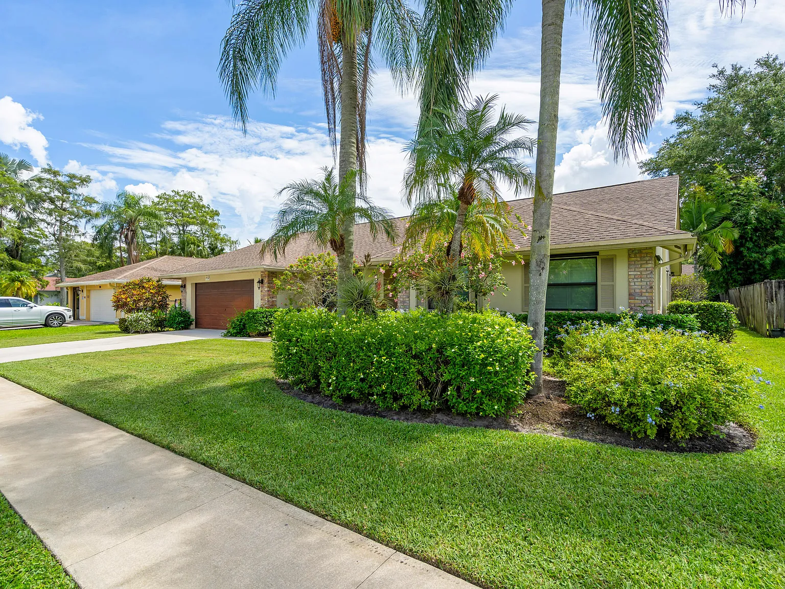 4 bed, 2.0 bath, 1829 sqft, $5,990 — Photo 3