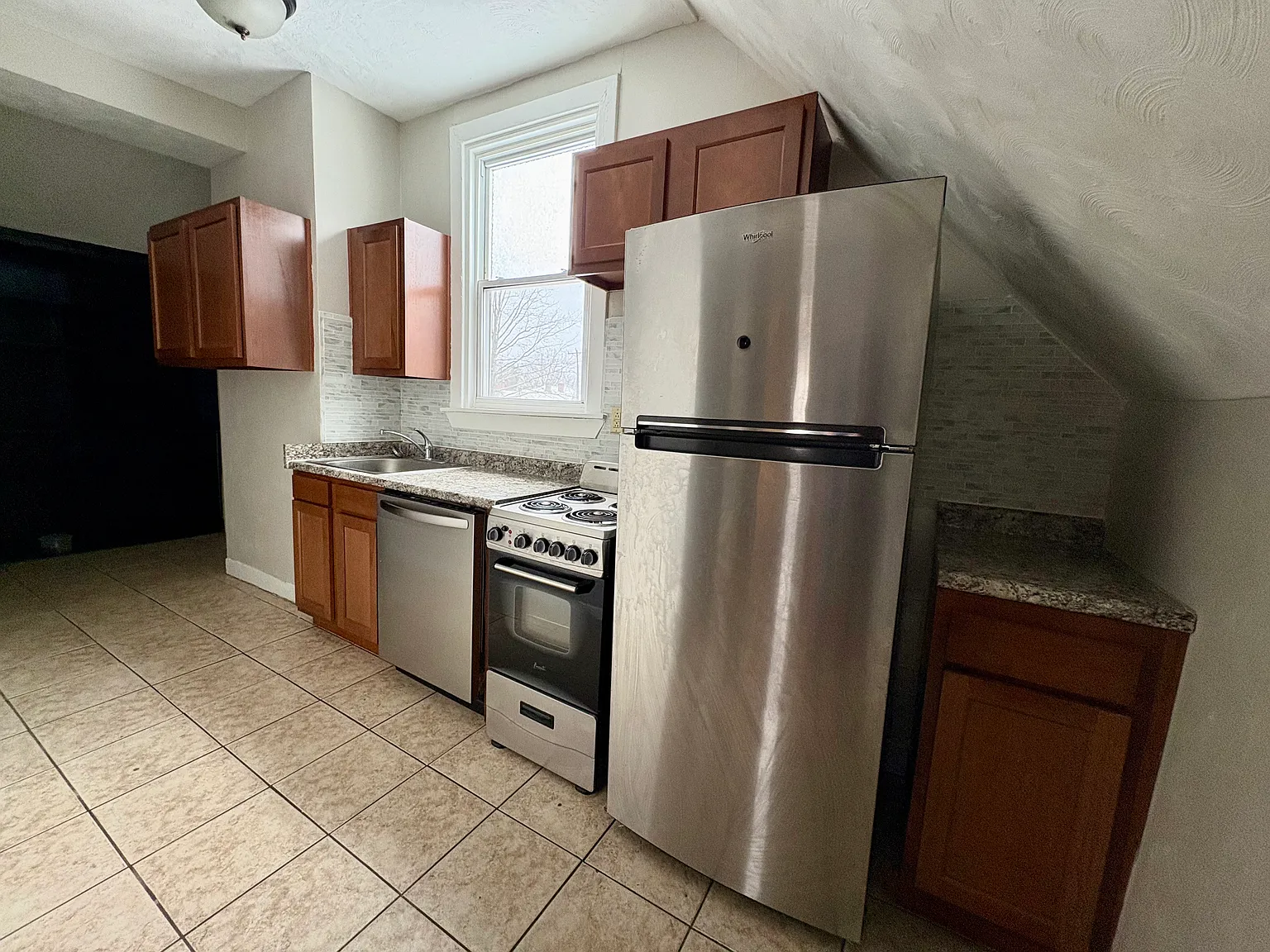 3 bed, 1200 sqft, $1,625 — Photo 1