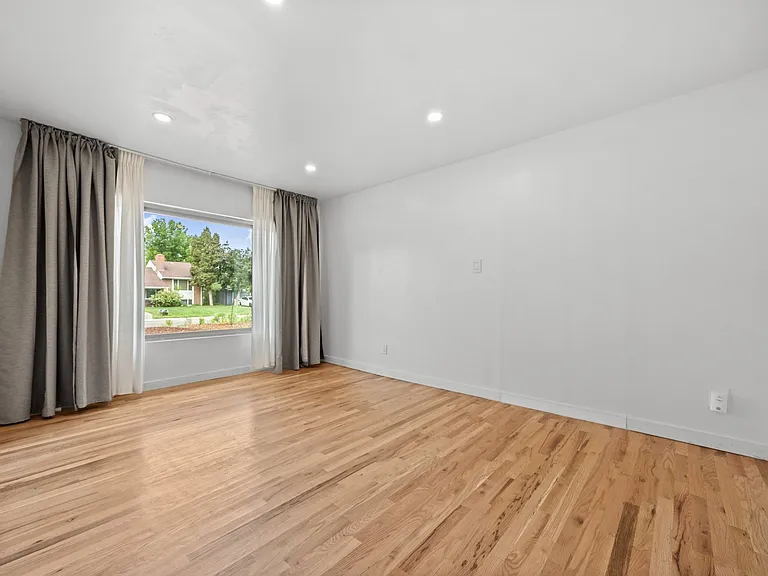 3040 N Glencoe St — Photo 5