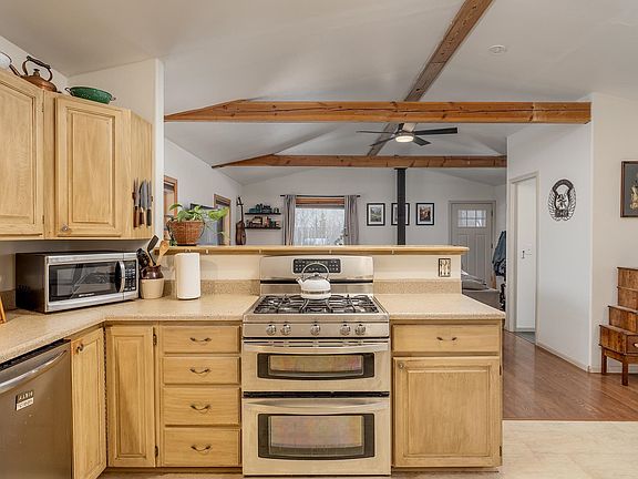 5th image of 300 Skyridge Dr