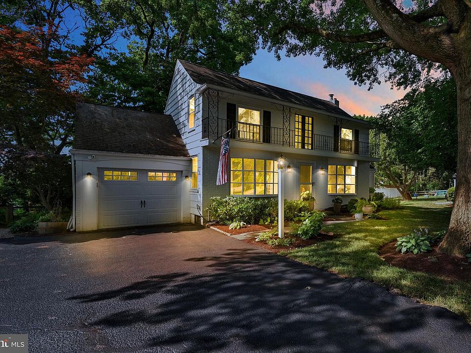 1st image of 30 Glen Moore Cir