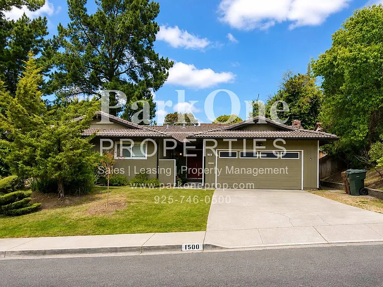 1500 Fieldcrest Dr — Photo 1