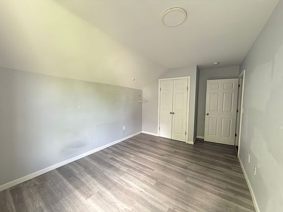 5th image of 305 Knox Ave APT 4