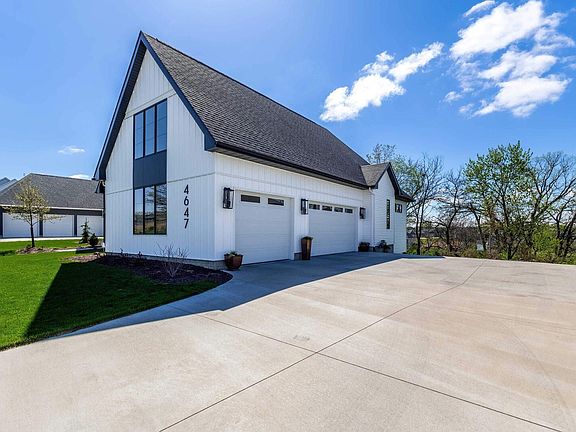 2nd image of 4647 Woodland Dr