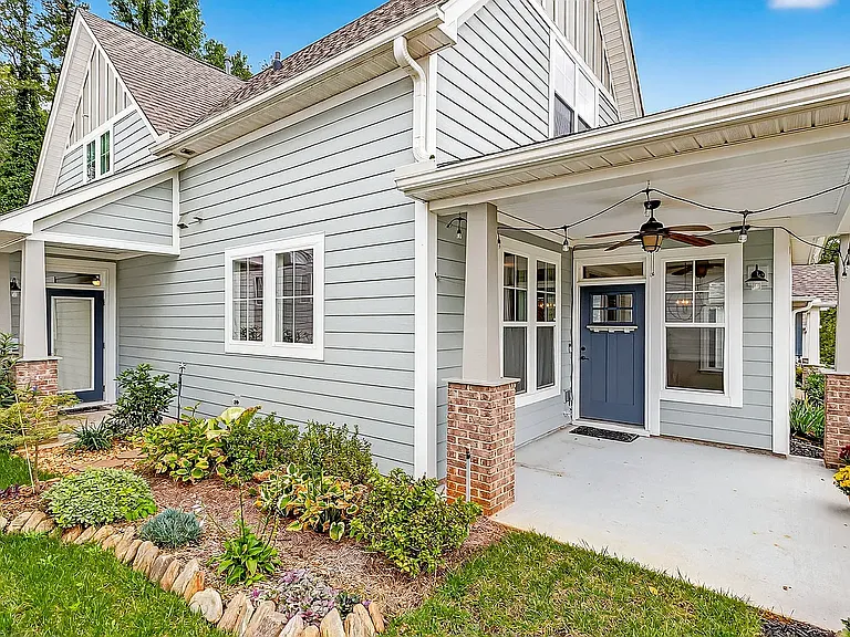 18 Cottage Knoll Cir — Photo 35