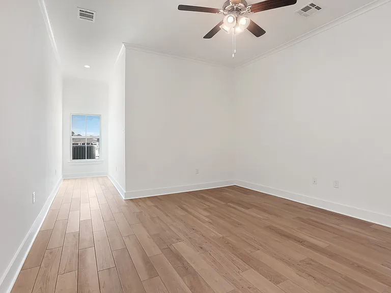 9534 Creekview Dr — Photo 11