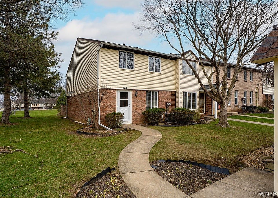 1st image of 228 Stepping Stone Ln
