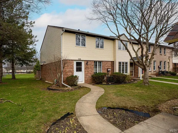 228 Stepping Stone Ln, Orchard Park, NY 14127