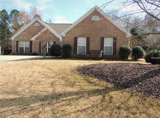 6115 Portsmouth Dr, Flowery Branch, GA 30542