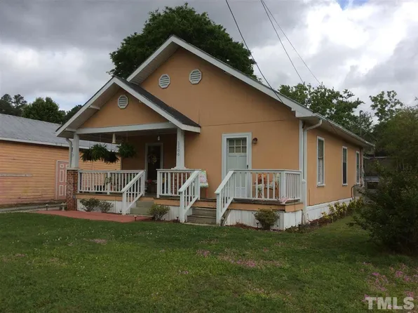 1106 Denim Dr, Erwin, NC 28339