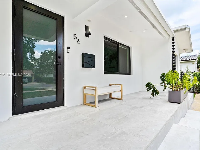 56 Whitethorn Dr — Photo 3