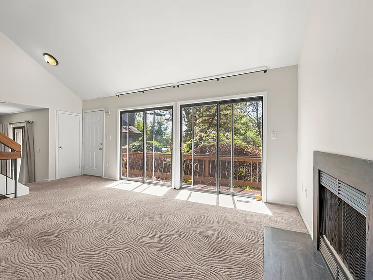 30 Chestnut Ct — Photo 24