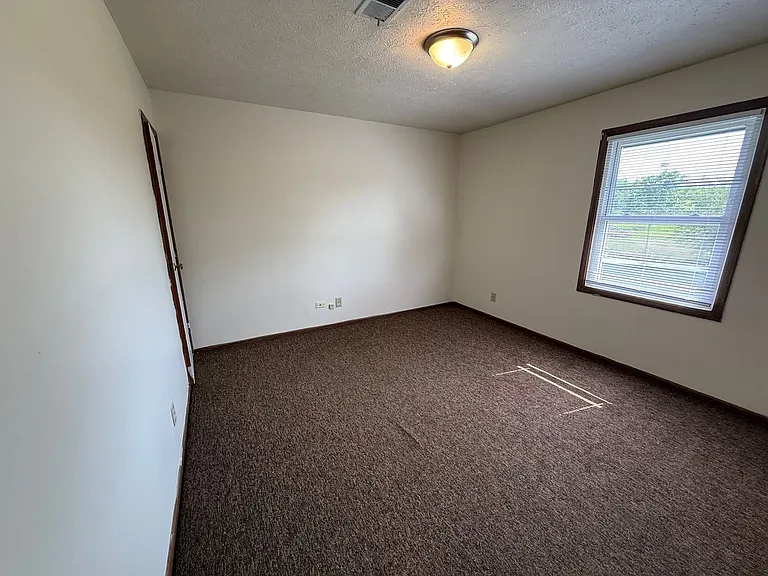 3743 N 250 W — Photo 6
