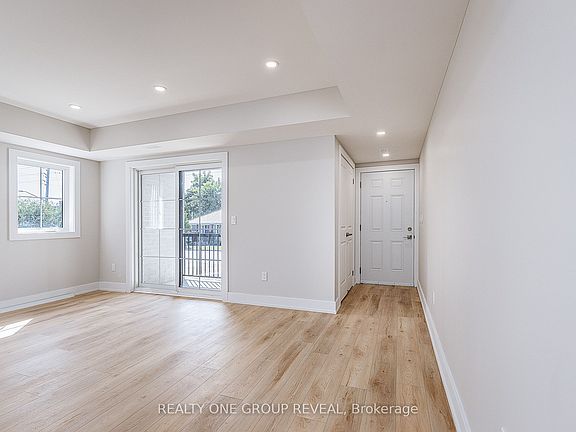 2nd image of 24 Queen St #1