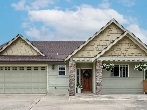 1354 Cedar Ridge Ct, Roseburg, OR 97471