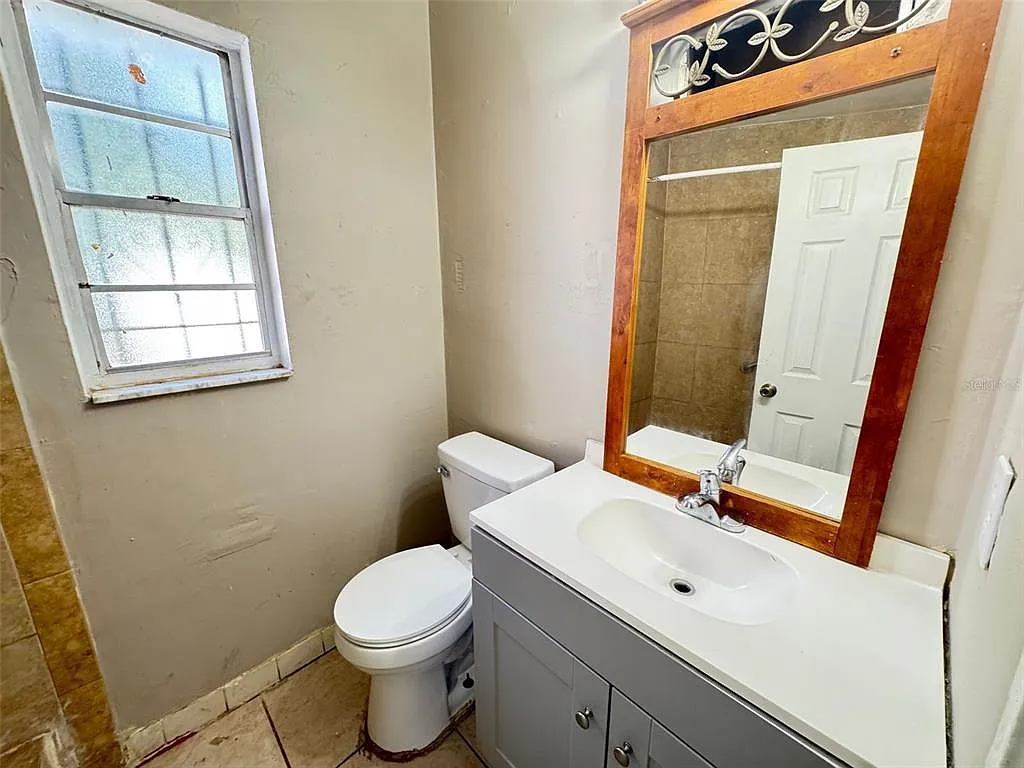4 bed, 1.0 bath, 1500 sqft, $1,800 — Photo 4