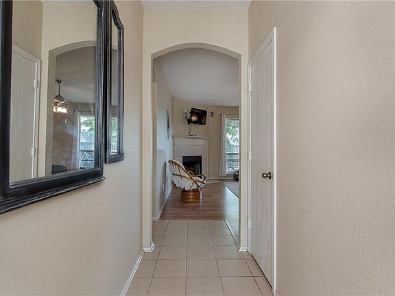 4th image of 211 Garden Valley Ln
