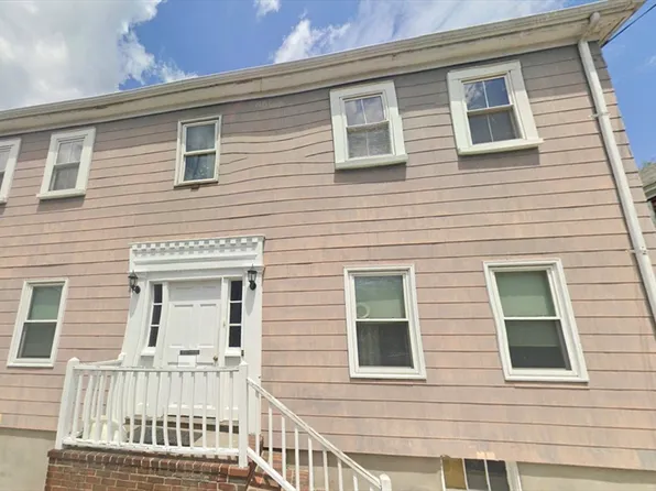 8 Webb St, Salem, MA 01970