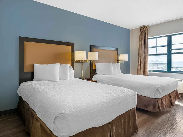 Studio Suite - 2 Full Beds