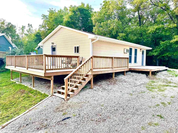104 Pine Rd, Montezuma, IA 50171