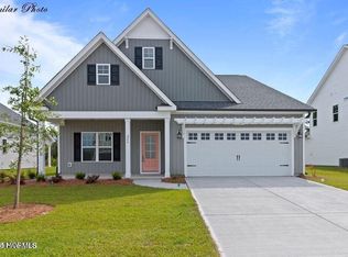 102 Lennox Ln, Hampstead, NC 28443