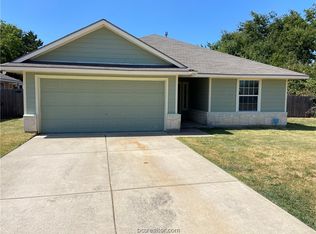 900 Cottage Grove Cir, Bryan, TX 77801