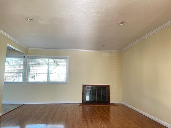4th image of 477 Tovar Dr