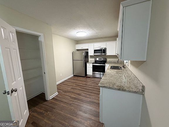 5th image of 99 Wilson Cir